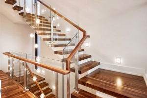 Thi công cầu thang kính tại Bình Chánh giá rẻ