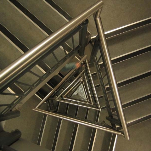 Quy định về thang thoát hiểm trong PCCC